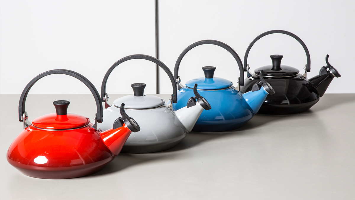 Vær venlig vand blomsten længde LeCreusetSA on Twitter: "Enjoy a moment of calm with Le Creuset's Zen  Kettle, now less 25% 🍵 https://t.co/dtHZhMhV78 https://t.co/OMgDAM4SEL" /  Twitter