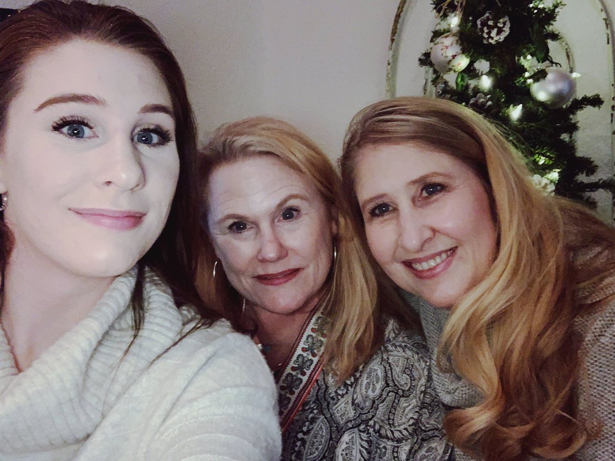 stacyaustin's tweet photo. @Txtiff Happy Birthday to the sister I would have picked if I had a choice!! Love you always! 💕 https://t.co/VfMj8pWbfS