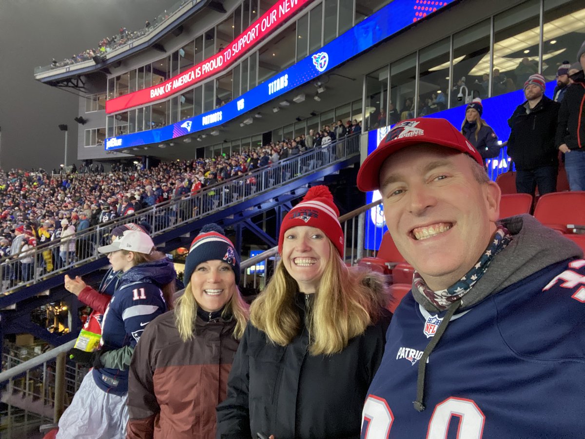 csoandy's tweet photo. At #TENvsNE with @harryvx and @CASimeone ( @ellarree &amp; @gisellis in the background ) https://t.co/igRq2m7sIC