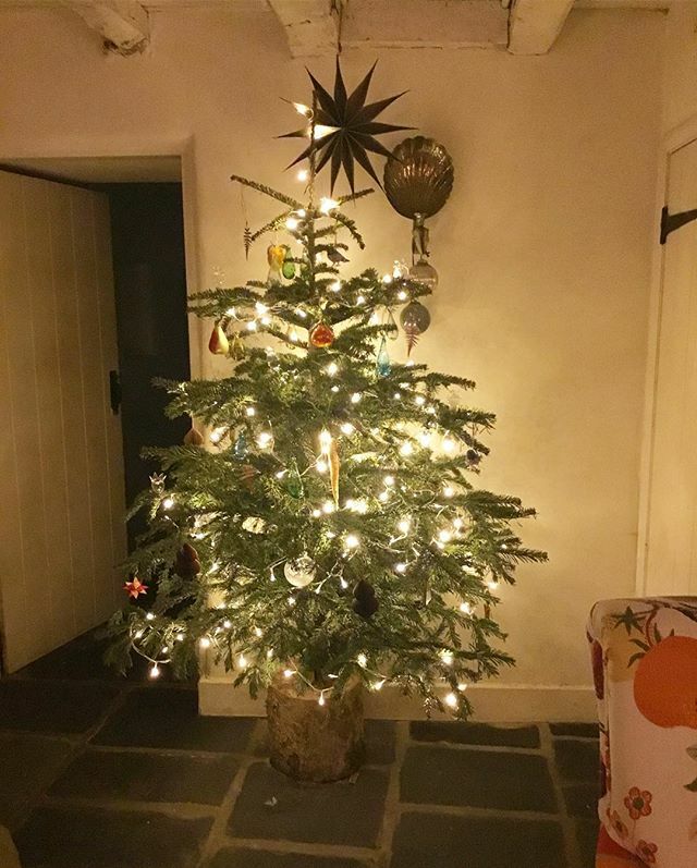 _LauraSowerby's tweet photo. Enjoying the last days of Christmas , lie ins and late nights #Christmas #lovemybed https://t.co/wATb6Gy6ax https://t.co/JhxlmtmTB9
