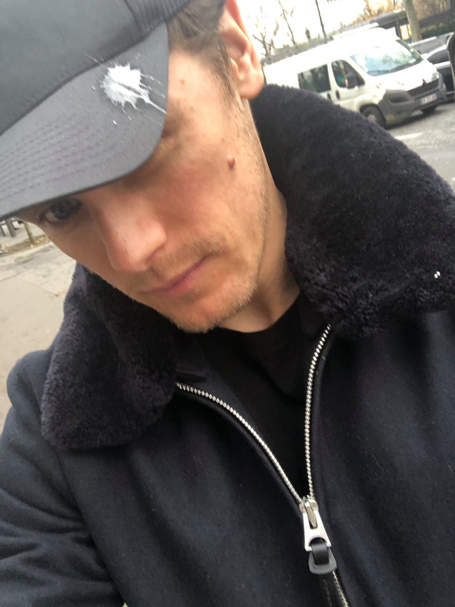 FalPalAMF828's tweet photo. Thankful for all the #Outlander fans photos from @WizardWorld - I had serious FOMO all day until driving home & a bird dropped multiple “presents” on my windshield. In that moment, I laughed & knew @SamHeughan was partly with me. 😉🤣 #whatluck #outlanderfansrock https://t.co/6jmqa6QKxu