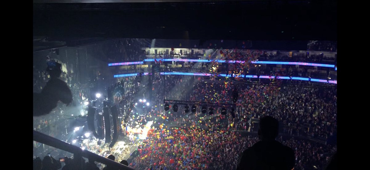 ellbowpeep's tweet photo. Good way to spend NYE #2020 https://t.co/pHhSueNGTg