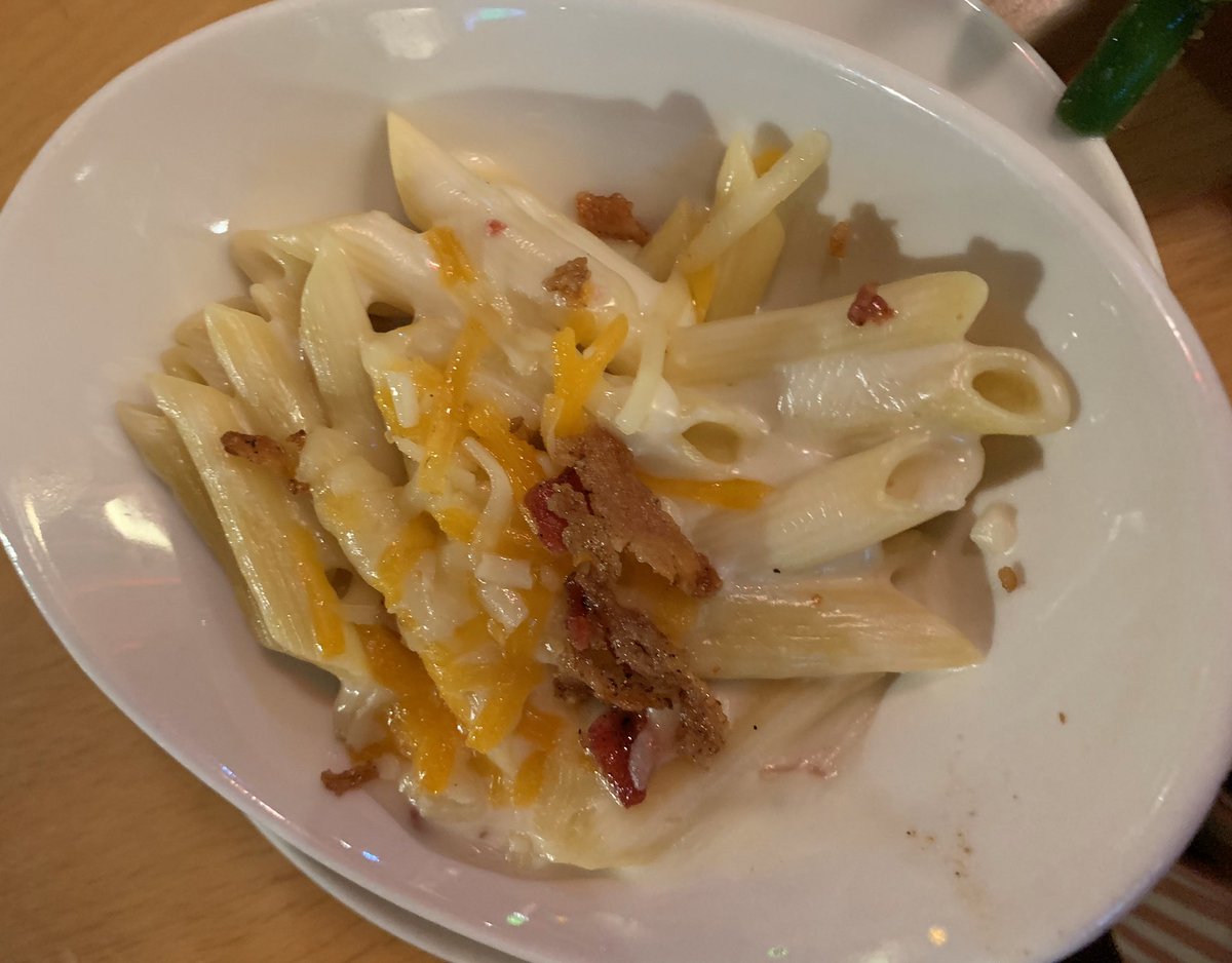 bonbonsandbooks's tweet image. #DateNight at #Applebee my hubby  was watching the game football 🏈 yuck!❤️ 💗@Applebees 
.
.
#Applebees #Datenightfun #Saturyay #koreanhubby #myhubby #lovehim #lovelives #funtimes😎 #weekendvibes 💕 #foodie #foodporn #yesplease #yumyum