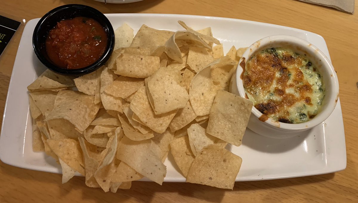 bonbonsandbooks's tweet image. #DateNight at #Applebee my hubby  was watching the game football 🏈 yuck!❤️ 💗@Applebees 
.
.
#Applebees #Datenightfun #Saturyay #koreanhubby #myhubby #lovehim #lovelives #funtimes😎 #weekendvibes 💕 #foodie #foodporn #yesplease #yumyum