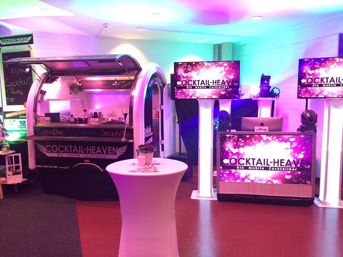 FrankKrummen's tweet photo. Hochzeitsmesse Lingen 2020 . https://t.co/6HOUXgToxv. djFK &amp; Cocktail-Heaven sagen Danke für einen coolen Tag  lovemyjob https://t.co/VSzhPD311E