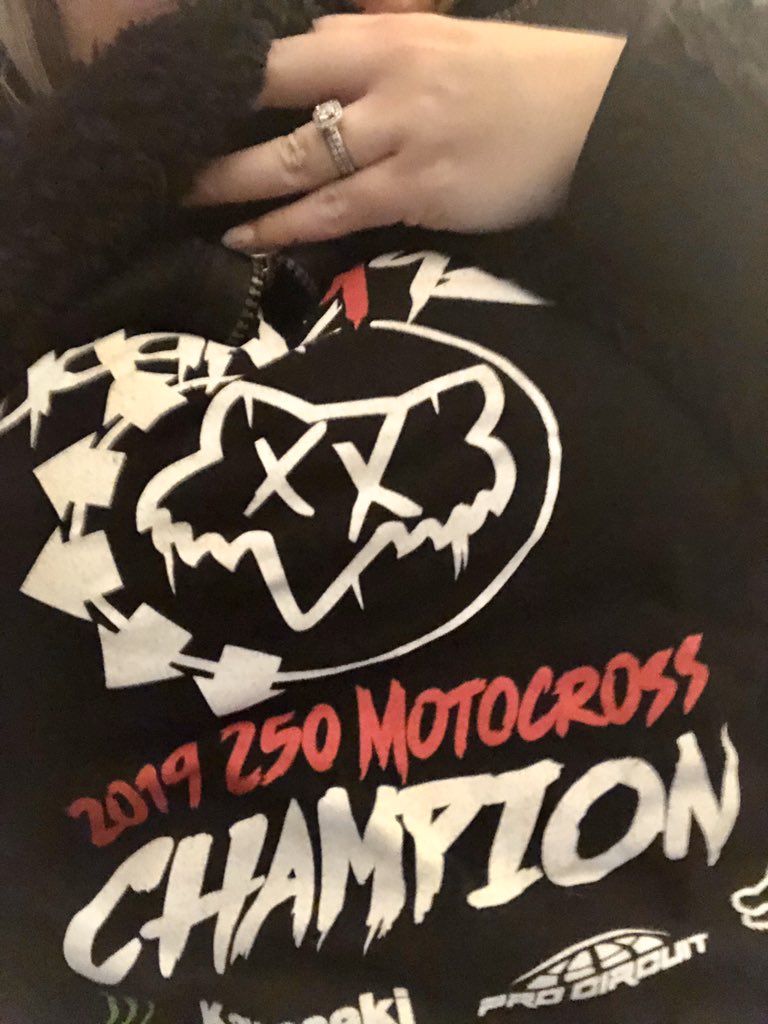 MegnAntonovich's tweet photo. Chances @pookiematthes & I are wearing the same shirt tonight? I would assume it’s very likely 😜🏁💚 https://t.co/Rl9Fk8dbMj