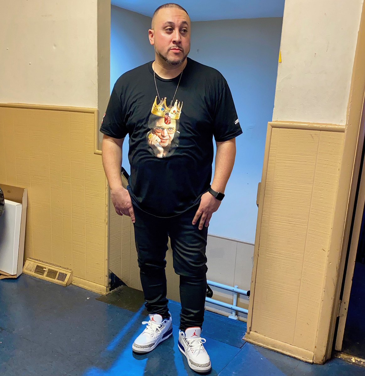 CHINNIE1380's tweet photo. LEGEND!!!
Like the man on my shirt 🤣 👑
Hector...Lavoe 🇵🇷💯
•
•
#CapricornSeason #YoungOG #BrooklynsFinest #PellePelleLeather #WaxDenim #ClassicMaterial #HectorLavoe #Legend #Jordan3 #TrueBlue3s #Nike #JordanBrand #WearYourKicks #KickGameProper
#Humble #SuckerFree #LoveIsLove https://t.co/KT2pkpicjZ