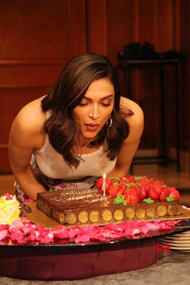 BCCBoxOffice's tweet photo. Join us in wishing @deepikapadukone A Very Happy Birthday!!
#HappyBirthdayDeepikaPadukone #HBDDeepikaPadukone #DeepikaPadukone #BCCBoxOffice https://t.co/jciBhc3iLE