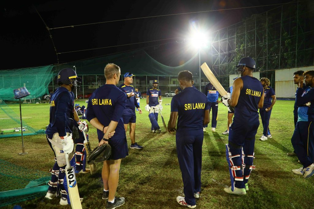 akalugalage's tweet photo. #INDvSL 🇱🇰 will win the game today to secure a 1-0 lead vs India 😉.
Dhananjaya De Silva &amp; Isuru Udana will make headlines with the ball 😊 in a high scoring game. https://t.co/4vafRCkbdy