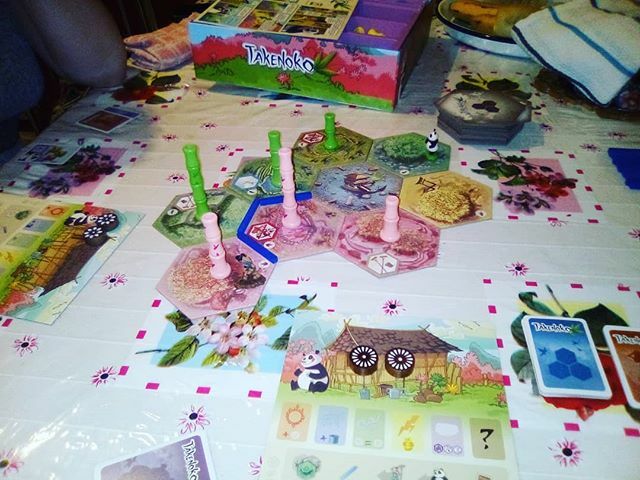 Con1d4DeAzucar's tweet photo. Probamos el #takenoco con @balnethgala de @bureaudejuegos 
#con1d4 #con1d4ludico #jdm #juegosdemesa #boardgames #geek #magot #bureau #juegos #panda🐼 https://t.co/04W32bU9xB https://t.co/WPgF9nKAFi