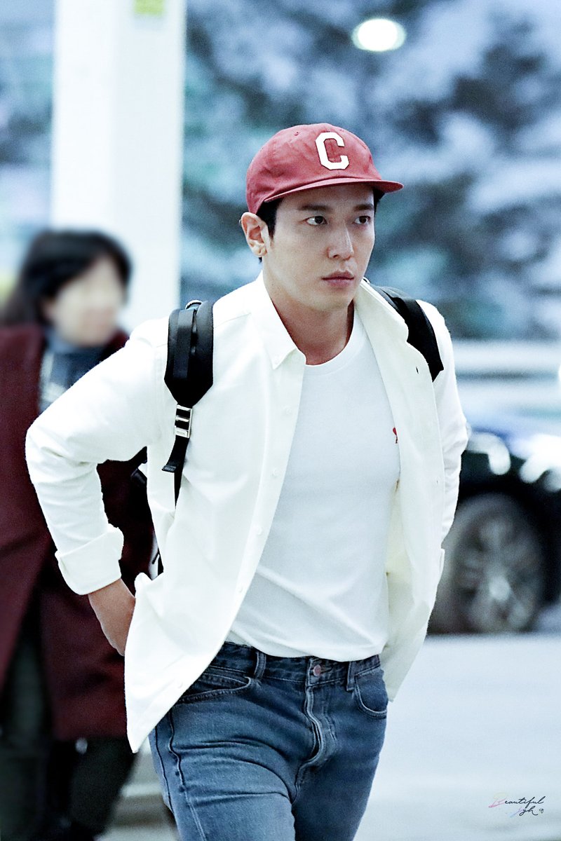 AndyTraceGroup's tweet photo. 2020.1.5 인천>>베트남 출국 #정용화 https://t.co/eG5KXFoaX6
