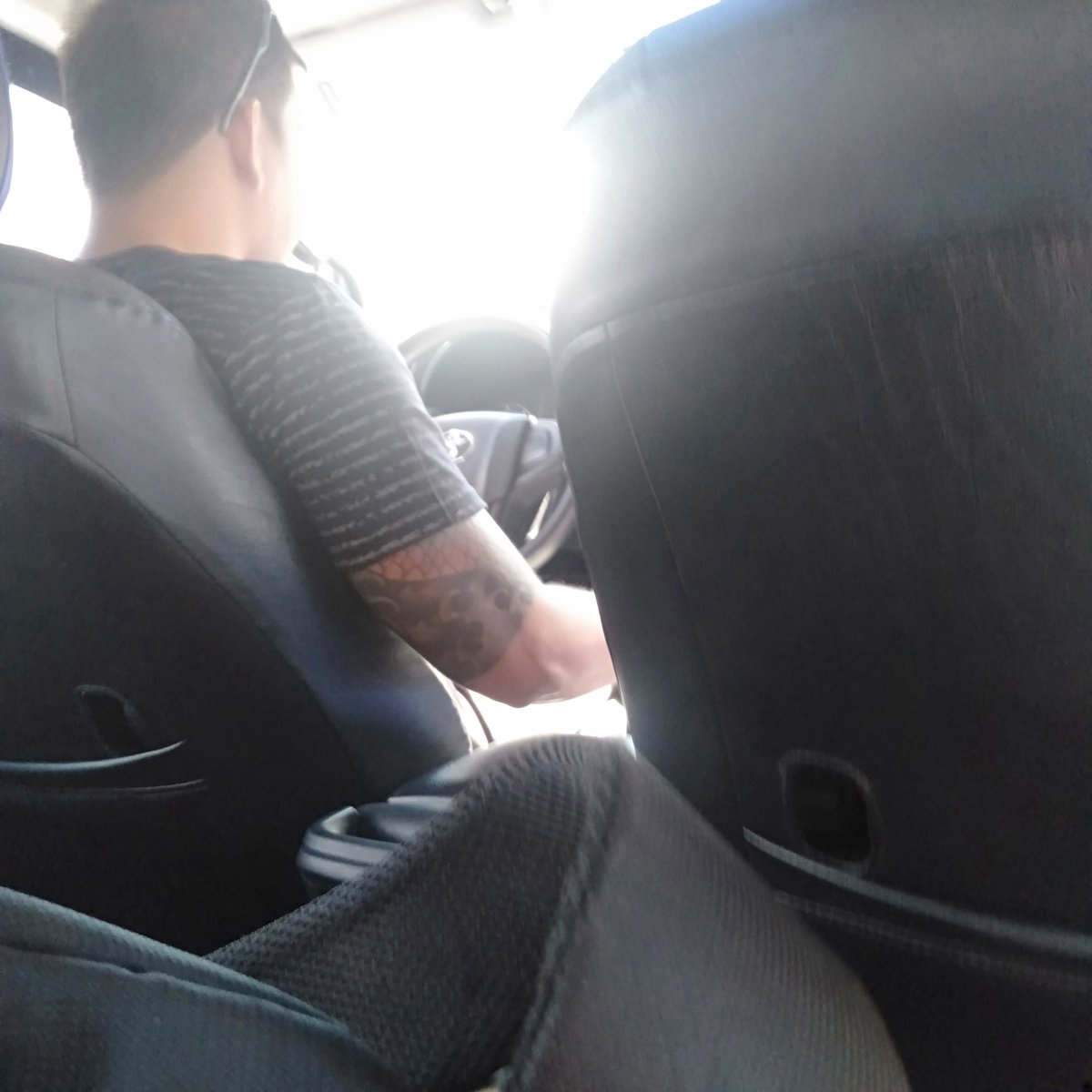 MaliitNaTitikO's tweet photo. ang hot ni daddy taxi driver 😊 parang ayaw ko na bumaba, lols!
#altersubic #AlterGapo #AlterZambales #Daddy #TaxiDriver #SBFZ https://t.co/ICC0ZB2CBZ