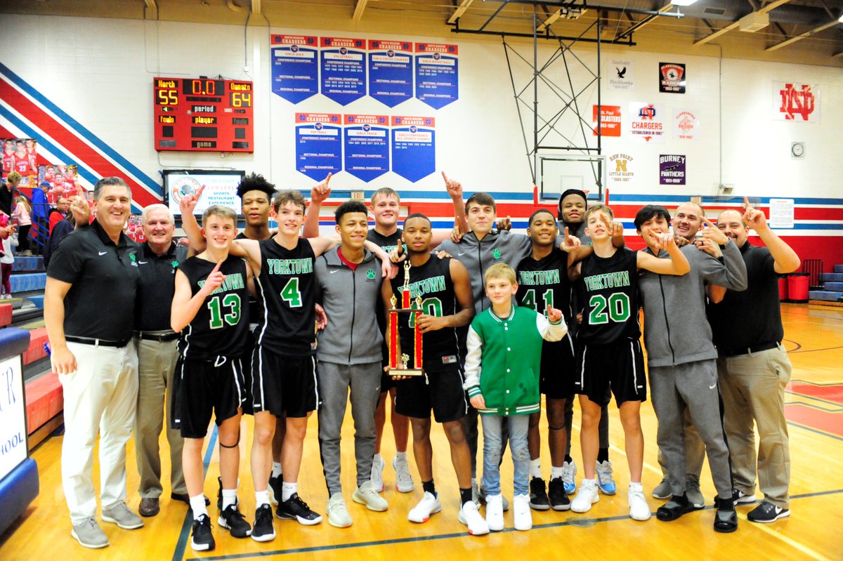 HoosierHSHoops's tweet photo. Champions of the 2020 Charger Holiday Classic @YHSAthletics. 
#indianahighschoolbasketball @IHSAA1 https://t.co/5Z1AqAeKwZ