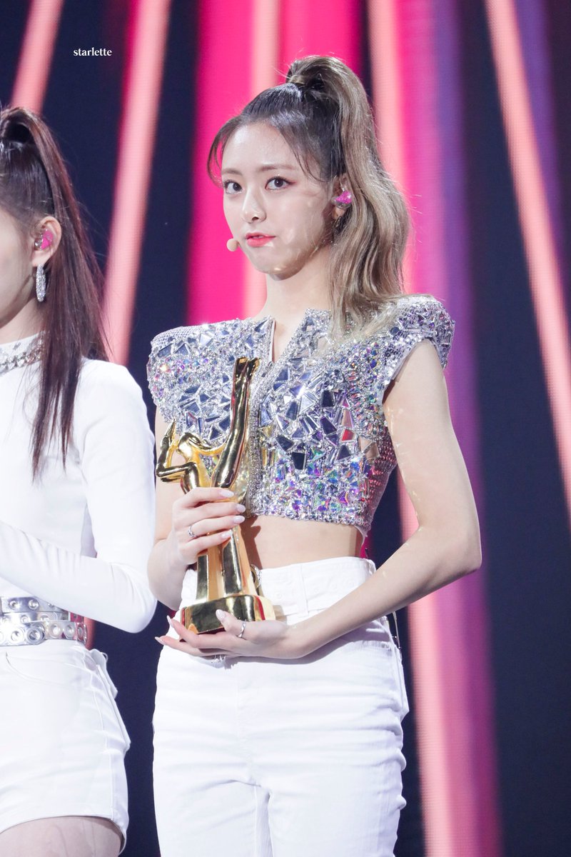 starlette_yn's tweet photo. 200104 골든디스크어워즈 
#YUNA #유나 #ITZY #있지 https://t.co/PoMhqGxWjD
