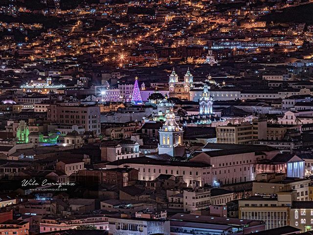 wiloenriquez's tweet photo. .
Cuando la contaminación de Quito desaparece por la lluvia se pueden hacer hermosas postales.
.
.
.
.
.
#quito #centrohistorico
@cafemosaicoecuador 
#yourshotphotographer
#travel #travelphotography
#architecture #arquitectura
#cityscape #downtown
#blueh… https://t.co/8O81a3lMvS https://t.co/5et0ExznLI