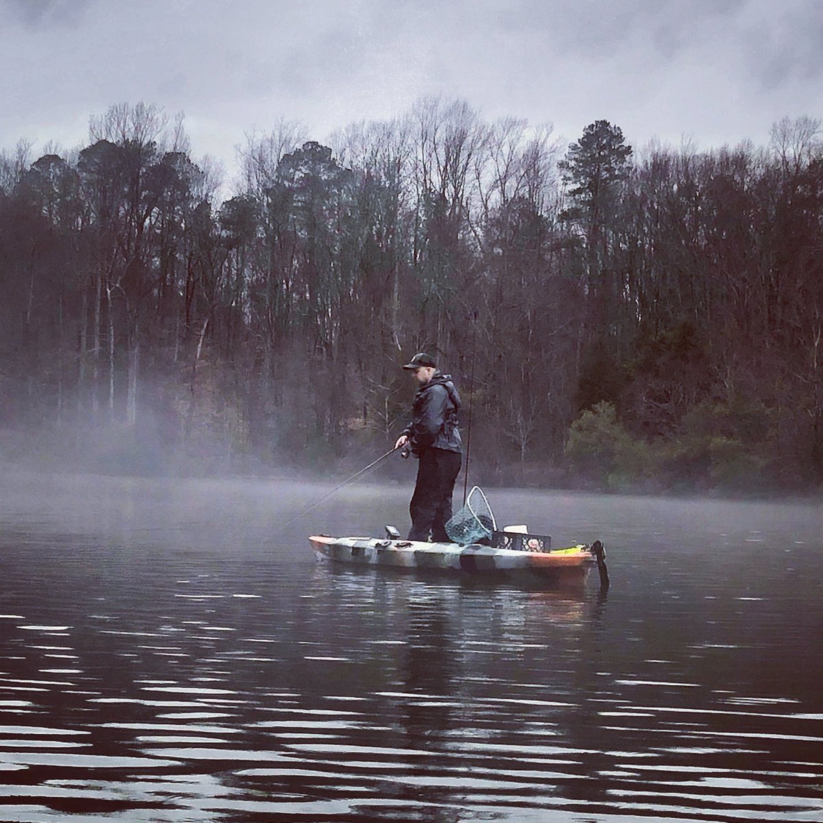 AndrewgraverO's tweet photo. Cant catch them from the house! #kayaking #kayakbassfishing #kbf #nautifishoutfitters #oaktreeoutfitters #leg3ndarybaits #virginia #bassfishing https://t.co/tVlJfKPYly