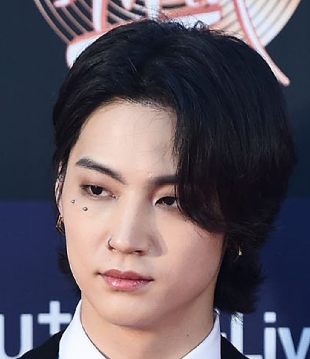 riizehq's tweet photo. LIM JAEBEOM (vulgo jaebum) QUEBRANDO PADRÕES E DANDO UMA VOADORA NA CARA DA COREIA EM HD 

QUE DIABO DE HOMEM PERFEITOOOO

@GOT7Official #GOT7 https://t.co/JBuZTyx87Q