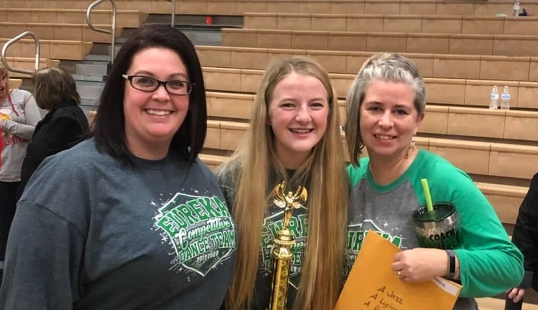 DanceEureka's tweet photo. 2nd in Jazz &amp; Contemporary with IDTA State qualifying scores.
1st in Production, 1.0 from qualification.
1st place Soloist: Alyson Beatenhead with qualification score. 
3rd &amp; 5th in IHSA. 
Madisyn Hack was selected as a Rising Star.
Bringing home 6 trophies! @EHSHornets https://t.co/qda1EvPBDM