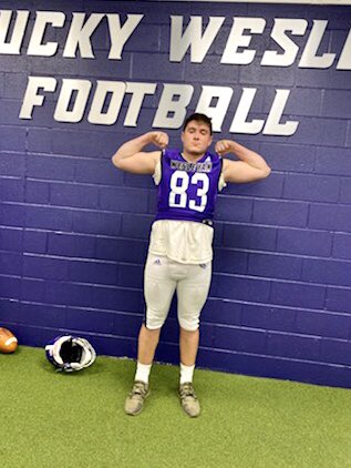 ShaunHay7's tweet photo. Shoutout to @CoachYoung41 @MatthewAmburge2 @CraigYeast for having me out today for a visit it was a great being able to meet other recruits and kick it with sum cool coaches #PawsUp https://t.co/PovjCk53jh
