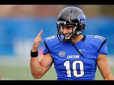 RobertDownen_'s tweet photo. What has 14-17 letters, went to a lil known Illinois public school and def won’t m end his career with a Pick-6? #TomBrady #TomBradier https://t.co/b8yk5jfUZF