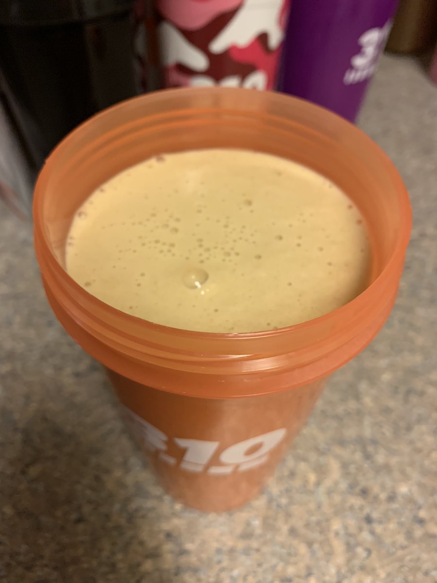 TwLadyForYou's tweet photo. 310 shakes are the BEST junk food replacement around #310Lifer #310Strong #310Shakes #310Influencer 🧡🧡 My favorite is salted caramel https://t.co/U9ArfmdEyO