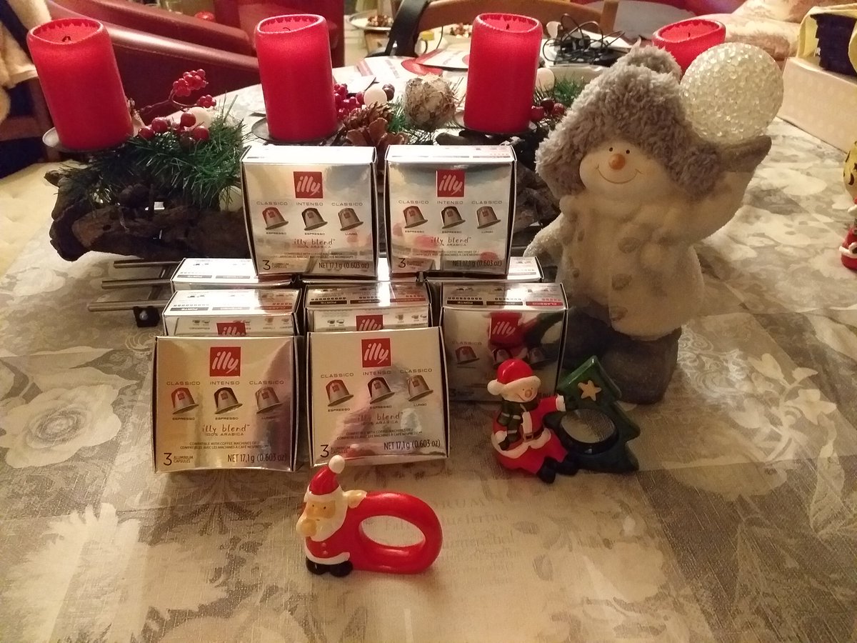 demon240's tweet photo. Nouvelle campagne avec Trnd et Illy super café vous avez la version Classico Expresso,Intenso et Classici Lungo rien à redire 😉👍☕
#trnd #illy #cafe https://t.co/7CP5hnt8cM