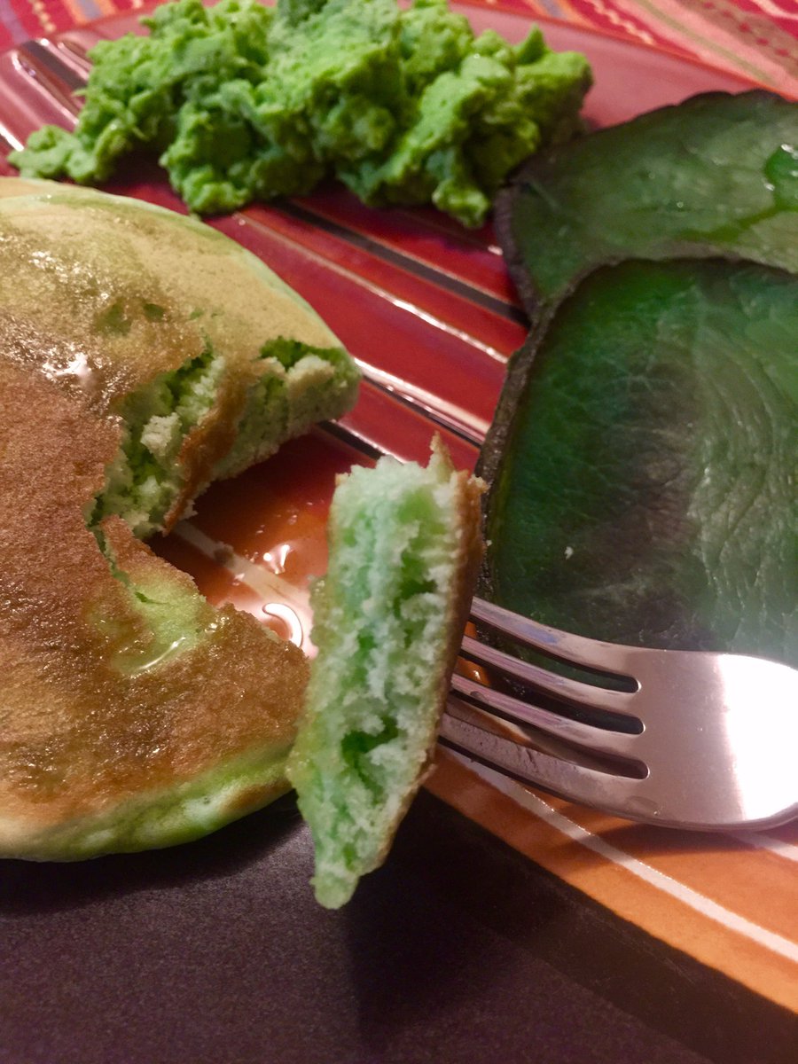 LifesMOMentsx6's tweet photo. Say! I like green eggs and ham!
I do! I like them, Sam-I-Am!

#drseuss #seuss #greeneggsandham #idonotlikegreeneggsandham #idonotlikethemsamiam #idosolikegreeneggsandham #thankyouthankyousamiam #breakfastfordinner #dinnerandabook #family #familytime #love #mybabies #momlife https://t.co/I0cGH2f8Nx