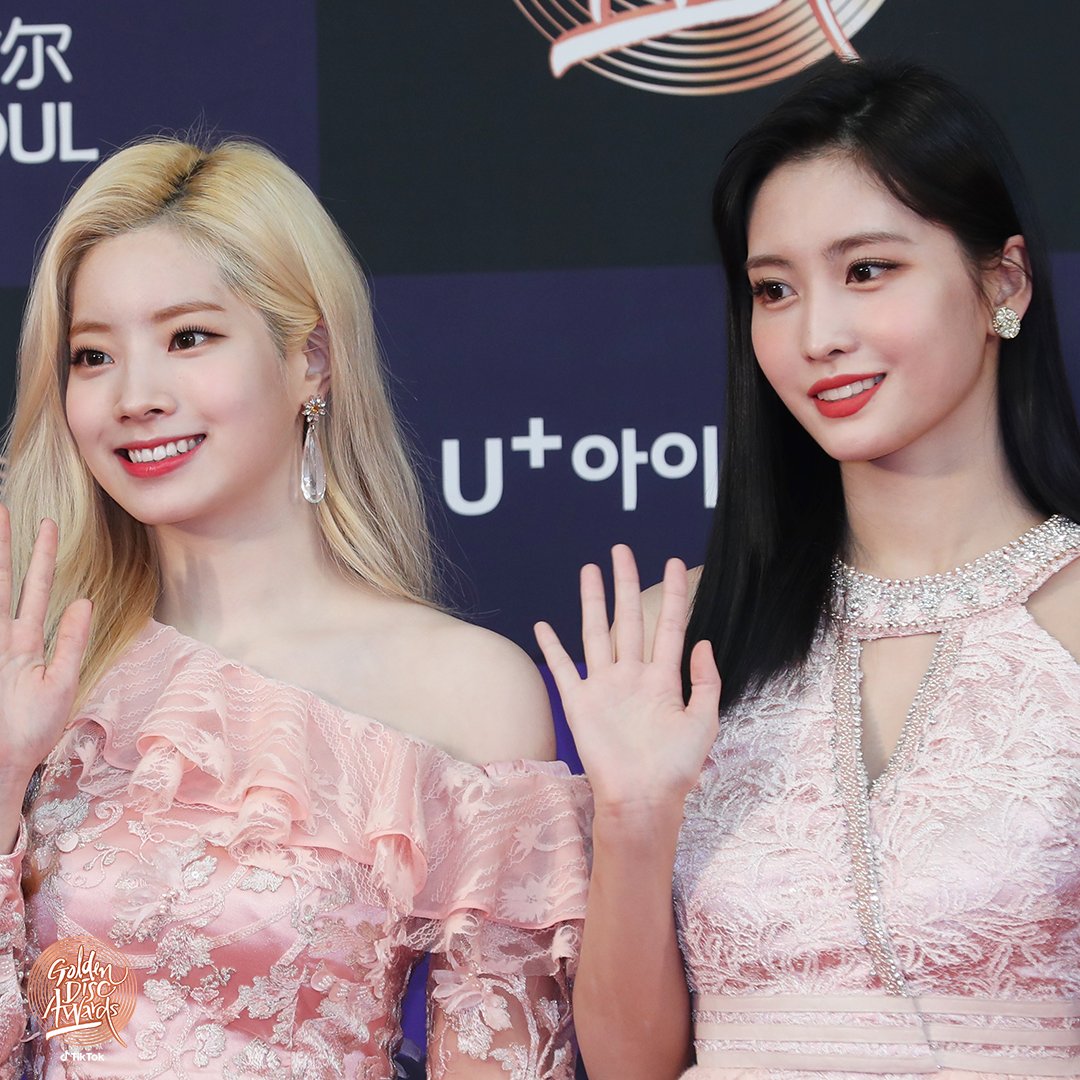 The 34th Golden Disc Awards with TikTok
Digital Song Division Redcarpet
ㅤ 
#TWICE #트와이스
ㅤ 
#골든디스크어워즈 #goldendiscawards 
#틱톡 #TikTok #골든디스크 #goldendisc #gda
#디지털음원부문 #DigitalSongDivision
#레드카펫 #REDCARPET