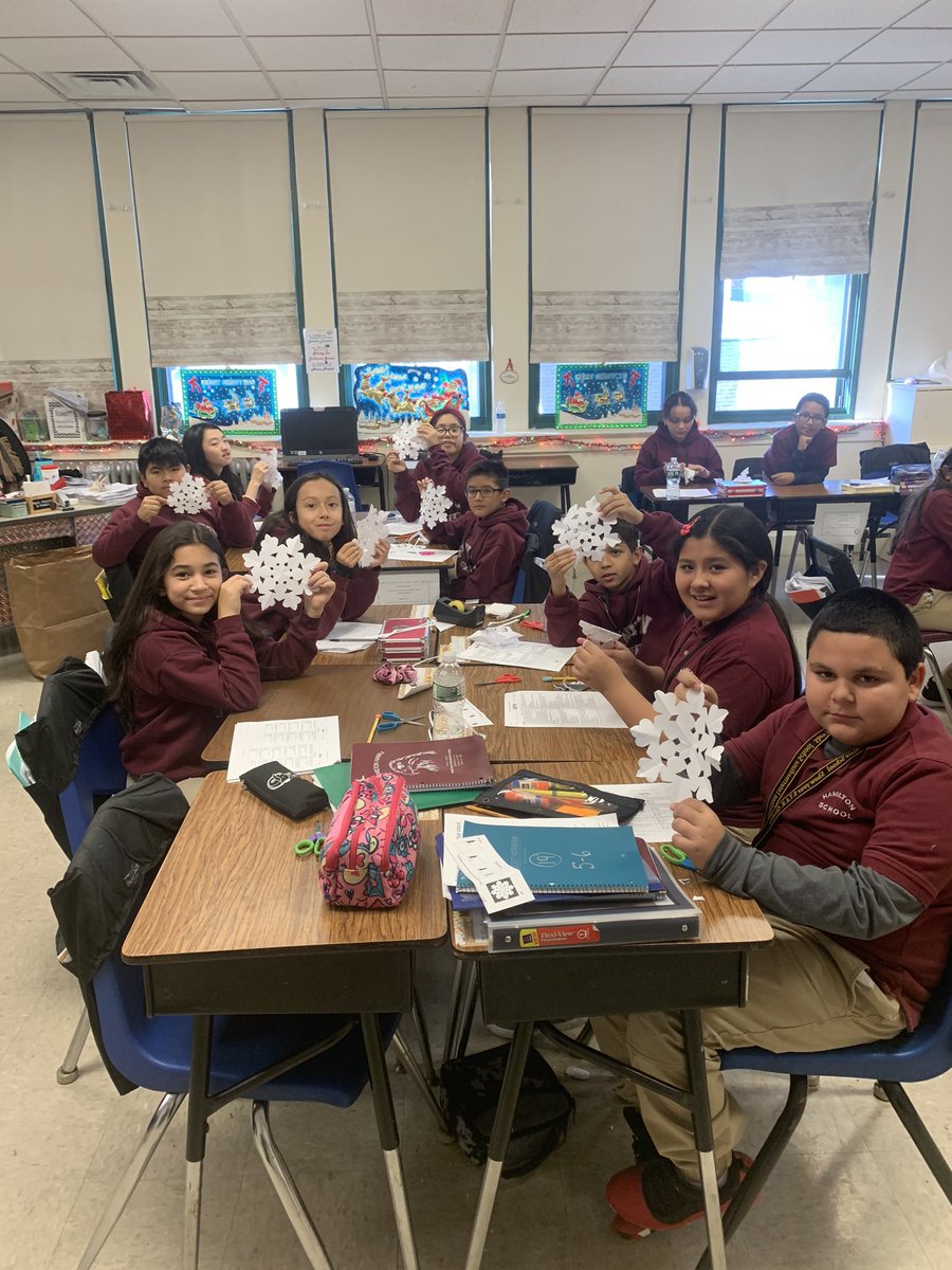 classroom226's tweet photo. Let it snow origami snowflakes!#@FRSNewJersey #@HAMintermediate https://t.co/evsqtq0SmT