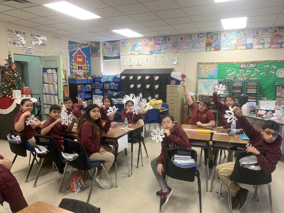 classroom226's tweet photo. Let it snow origami snowflakes!#@FRSNewJersey #@HAMintermediate https://t.co/evsqtq0SmT