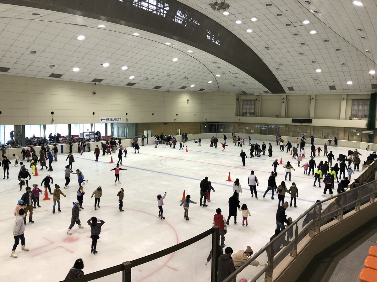 宇都宮市スケートセンター V Twitter 宇都宮市スケートセンターです 本日13時30分の混雑状況をお知らせします 17時までの営業ですが皆さまのご来場をお待ちしております 本日も臨時駐車場を開放しております スケート 宇都宮スケート お正月