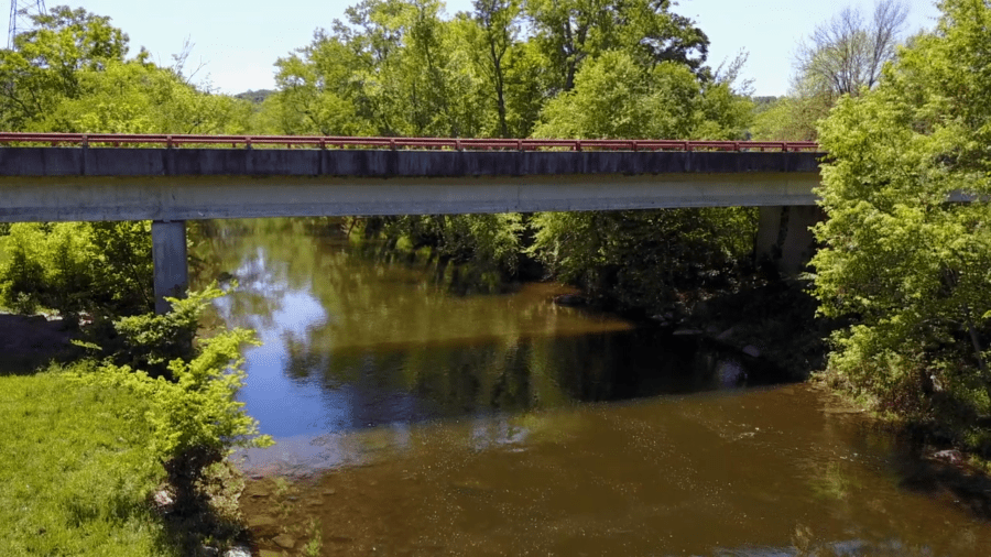 CCNewsTN's tweet photo. Car Found Upside Down in Little Duck River https://t.co/37TEm9Q3u9 https://t.co/M4pkdXk1aT