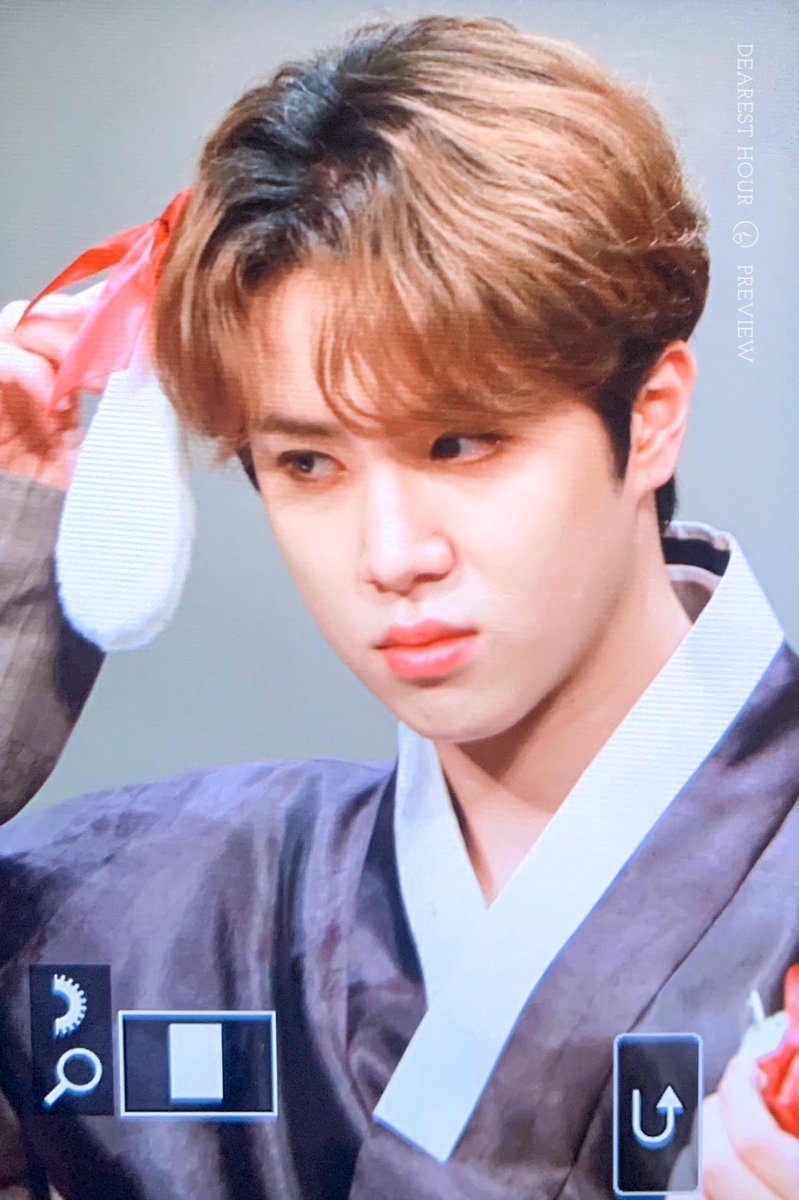 dearesthour73's tweet photo. 200105 영등포 롯데백화점 팬싸

@KDH_official
#김동한 #KIMDONGHAN https://t.co/V8Jc6FKSDC