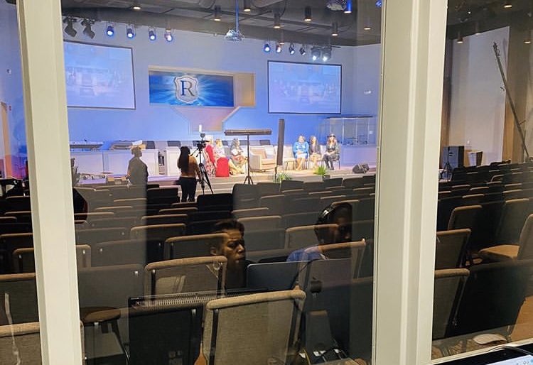 sandrariley's tweet photo. #repost @three20four When you wait on the Lord ... Pastor @sandrariley is an amazing, humble vessel of God. We thank GOD for her choosing to connect with  #WoMAX for the #ElevateHER conference coming February 20th-21st! #WoMAX #FreedomRock https://t.co/1oysKD6Z23
