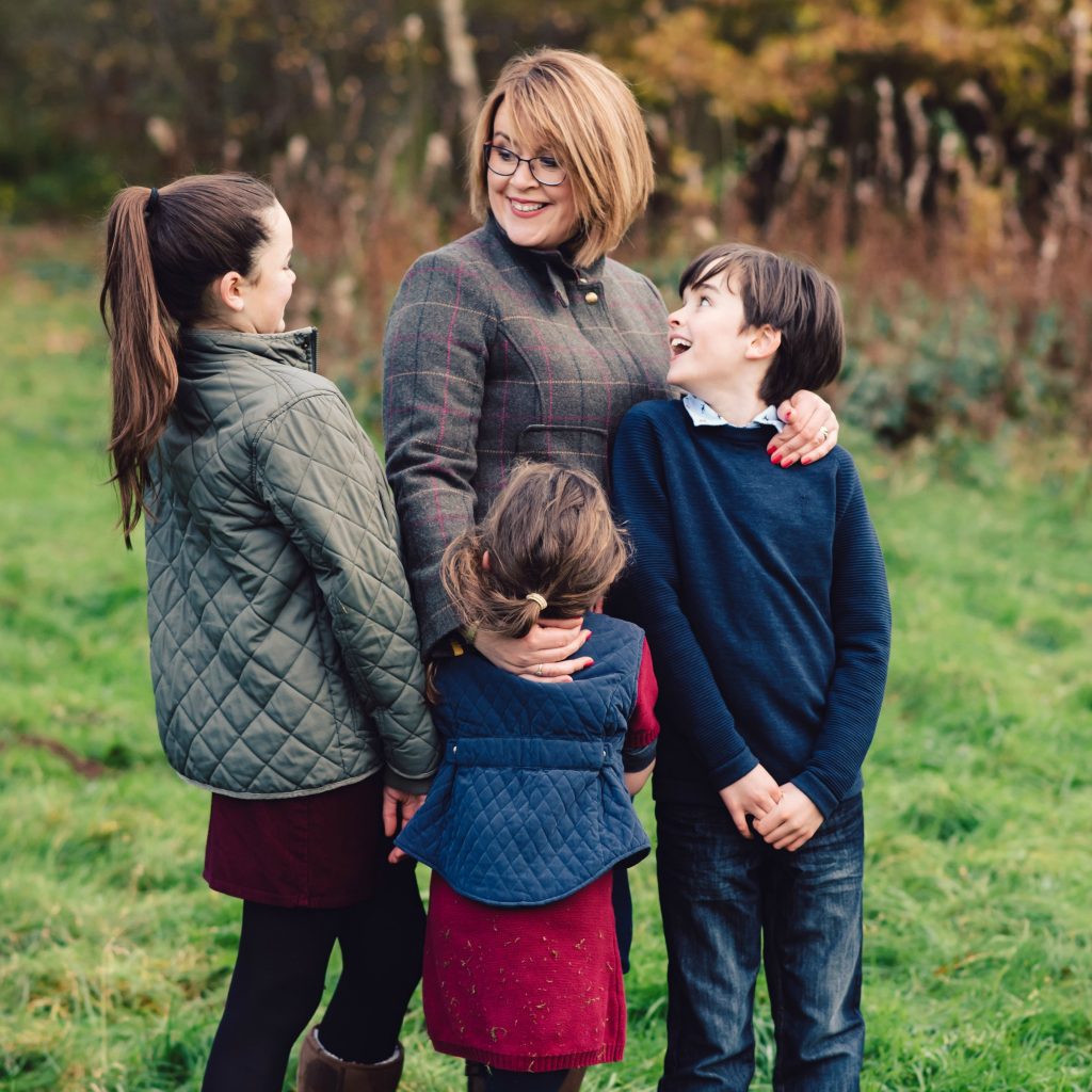 Putting Mummy in the Picture – Top Five Tips for a Successful Family Photo Shoot freshfeastsandflowers.com/successful-pho…