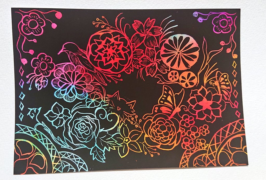 スクラッチボード的なやつを100均で見つけてしまった 削るの楽しい けど下書き 楽夢のイラスト