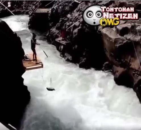 kennychia99's tweet image. Lihat cara orang orang ini menangkap ikan, terlihat sangat mudah
Link Video: facebook.com/11114297707299…

#mancingmania #ikanbesar #mancingikan #matapancing #mancinglaut #mancingsungai #mancingairterjun