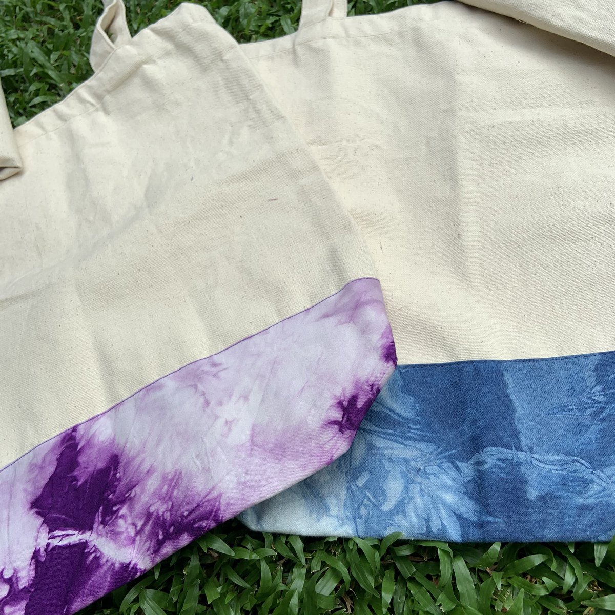 BooteekSL's tweet photo. Pretty Tie and Dye totes in store!! They are the perfect size to take on your Sunday stroll 💕 Dm to order 🤗🤗 

#tiedye #totes #slingbag #socialenterprise #madewithunity #fairtrade #ethicallymade #booteeksl #womenempowerment #buylocal https://t.co/l8GeZnJMR0