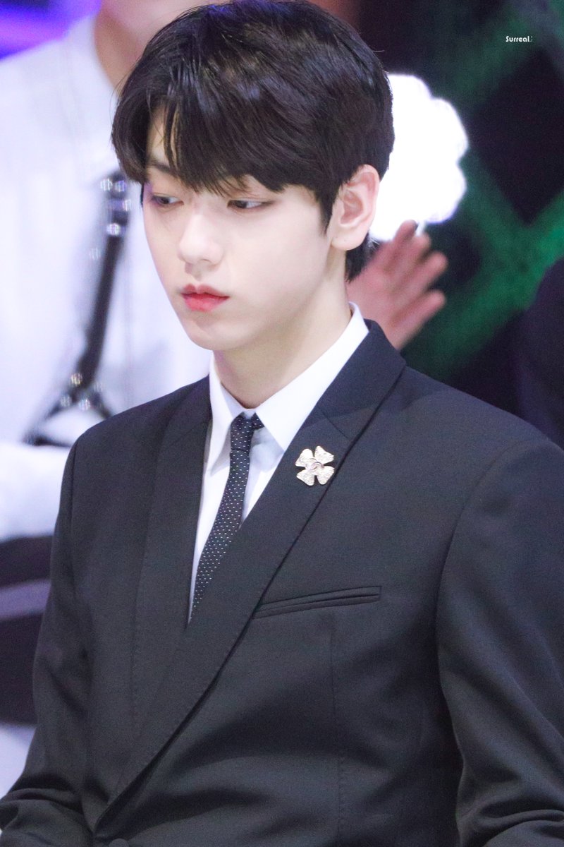 SURREAL_1205's tweet photo. 200104 골든디스크

@TXT_members
#TXT 
#TOMORROW_X_TOGETHER
#투모로우바이투게더 
#SOOBIN #CHOISOOBIN
#수빈 #최수빈 https://t.co/d49RiM0Dsd