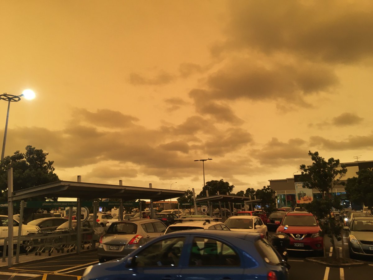 This was the sky in Auckland today at 3pm, more than 2000km from the source of the Australia bushfires. No filter.