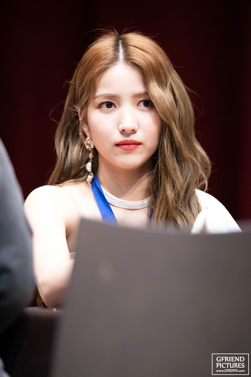 GFRDPIX's tweet photo. 19-07-14 서울 Kobaco 한국방송회관 #여자친구 #GFRIEND #Fever Season 팬사인회 (1)
https://t.co/Q3Bc5rMrT1
https://t.co/mkCAVamQ4r
https://t.co/hfO6m7DHNl https://t.co/QZSujdbNsg