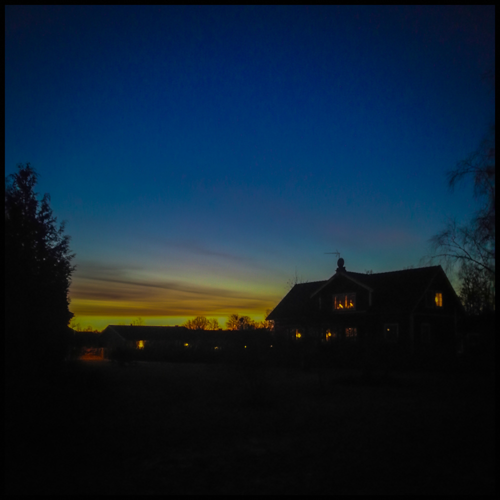 #goodmorningworld #frommybackyard #freezingcold #winter #sunrise #sweden #countryside #agunnaryd #ljungby #photo  #pics #picture  #snapshot #art  #instagood  #exposure #composition #focus #capture #moment #mobilephotograpy  #huaweiphotography