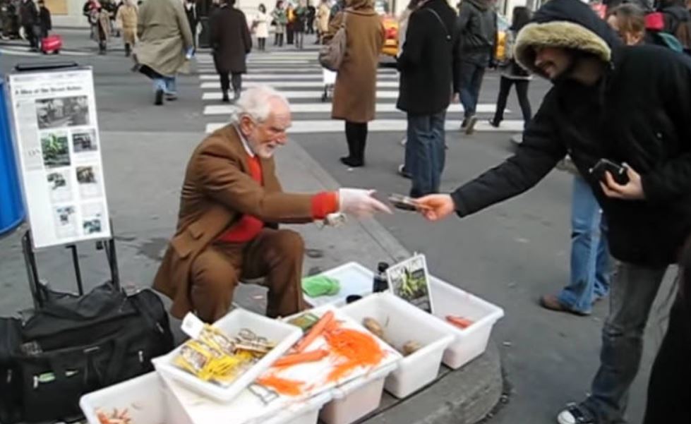 Αληθινές ιστορίες. Ο μικροπωλητής κροίσος της Νέας Υόρκης. afragkos.wordpress.com/2020/01/05/%ce…
