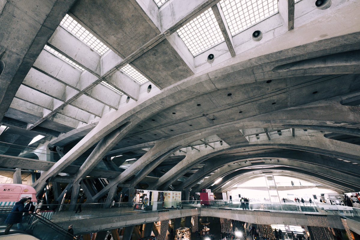 Go Ando The Guild در توییتر リスボンのオリエンテ駅 スペインの建築家サンティアゴ カラトラバによるデザイン 生物の骨格のような造形の構造と 羽を広げたようなターミナル