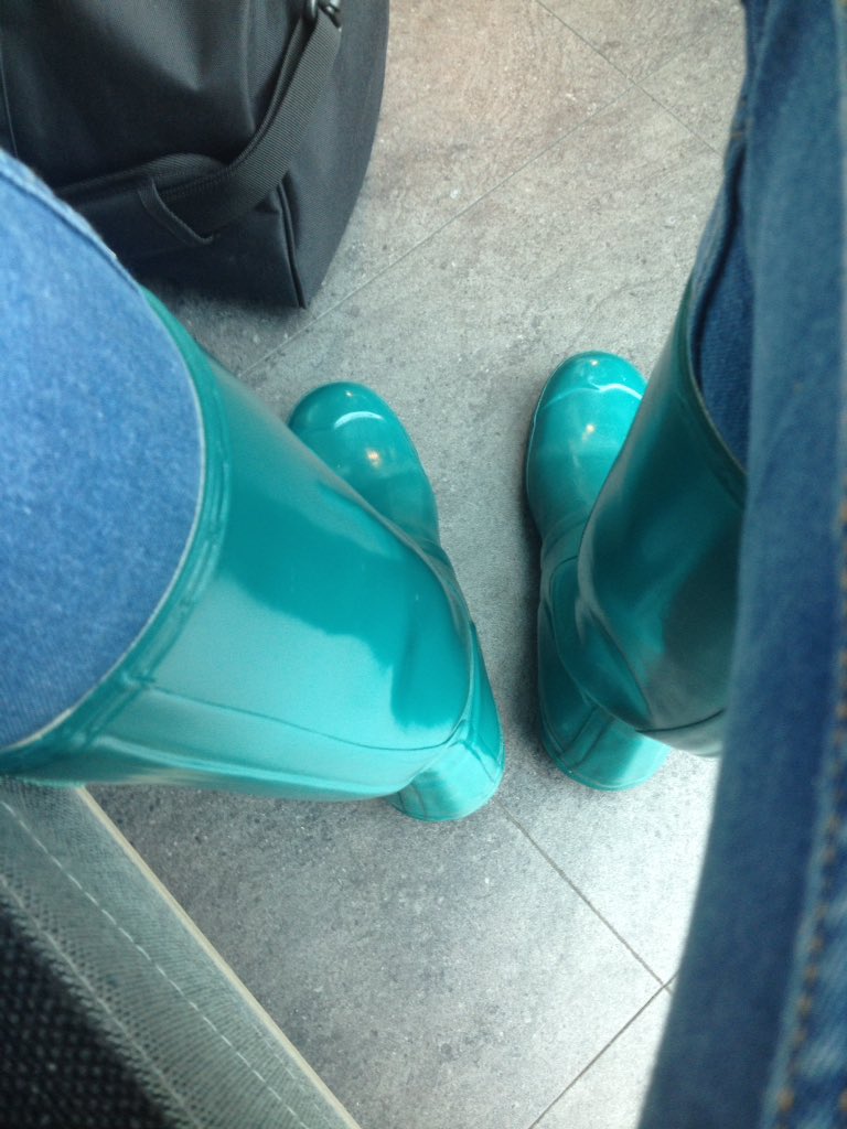 Regenstiefel's tweet photo. Me at Dubai airport now https://t.co/ErC5cfCFjS