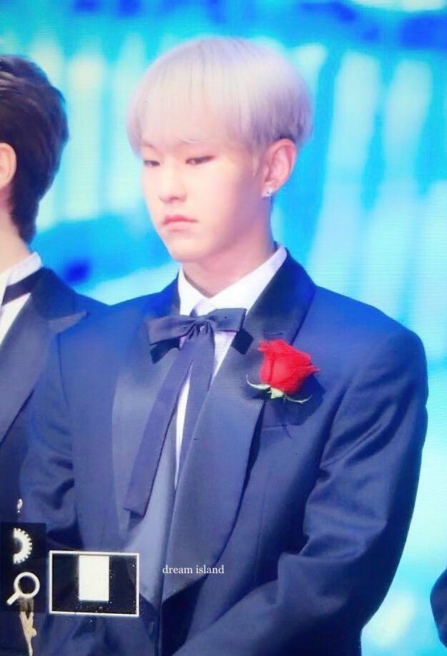 200105 골든디스크

#세븐틴 #SEVENTEEN #호시 #권순영 #HOSHI #ホシ