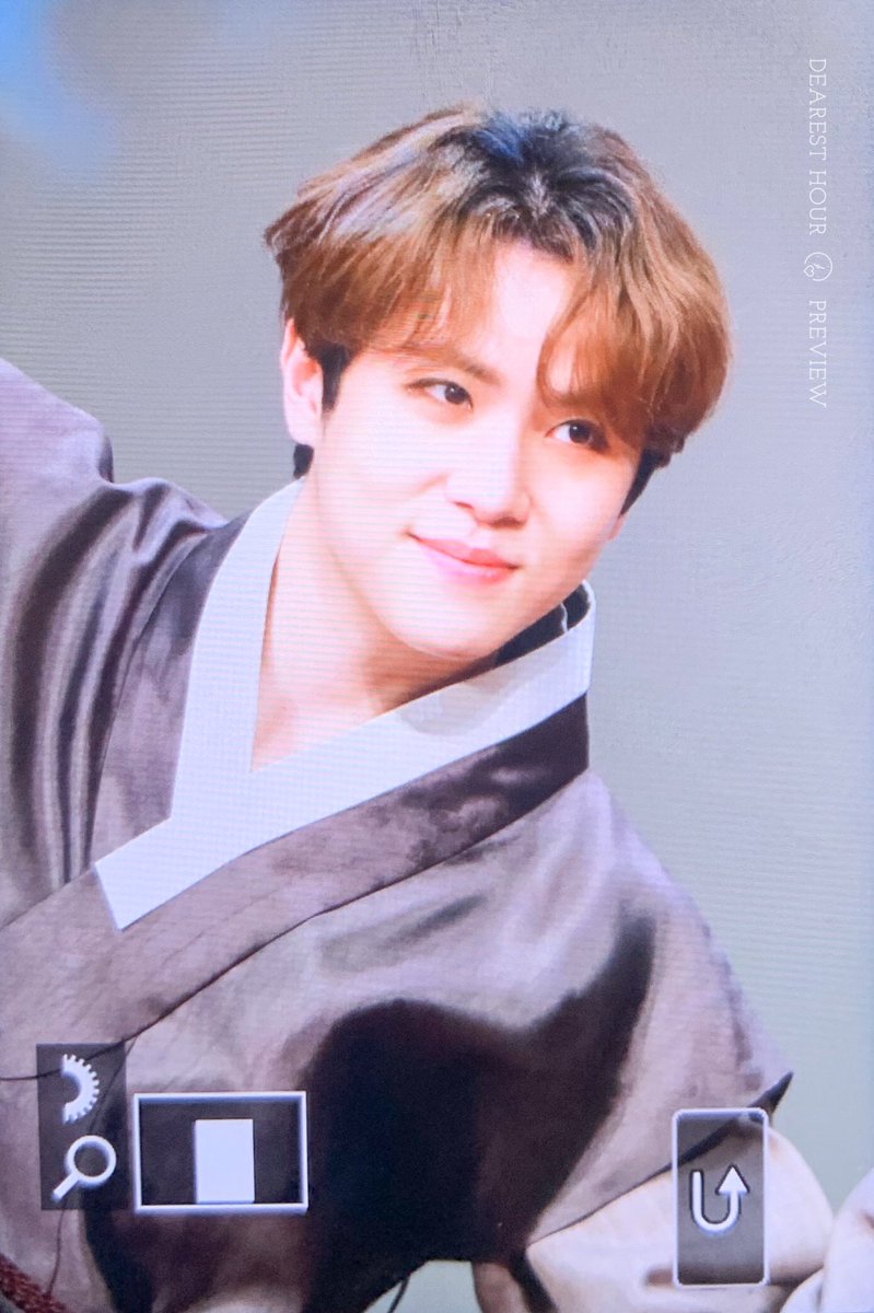 dearesthour73's tweet photo. 200105 영등포 롯데백화점 팬싸

@KDH_official
#김동한 #KIMDONGHAN https://t.co/M9hnzXNUTc