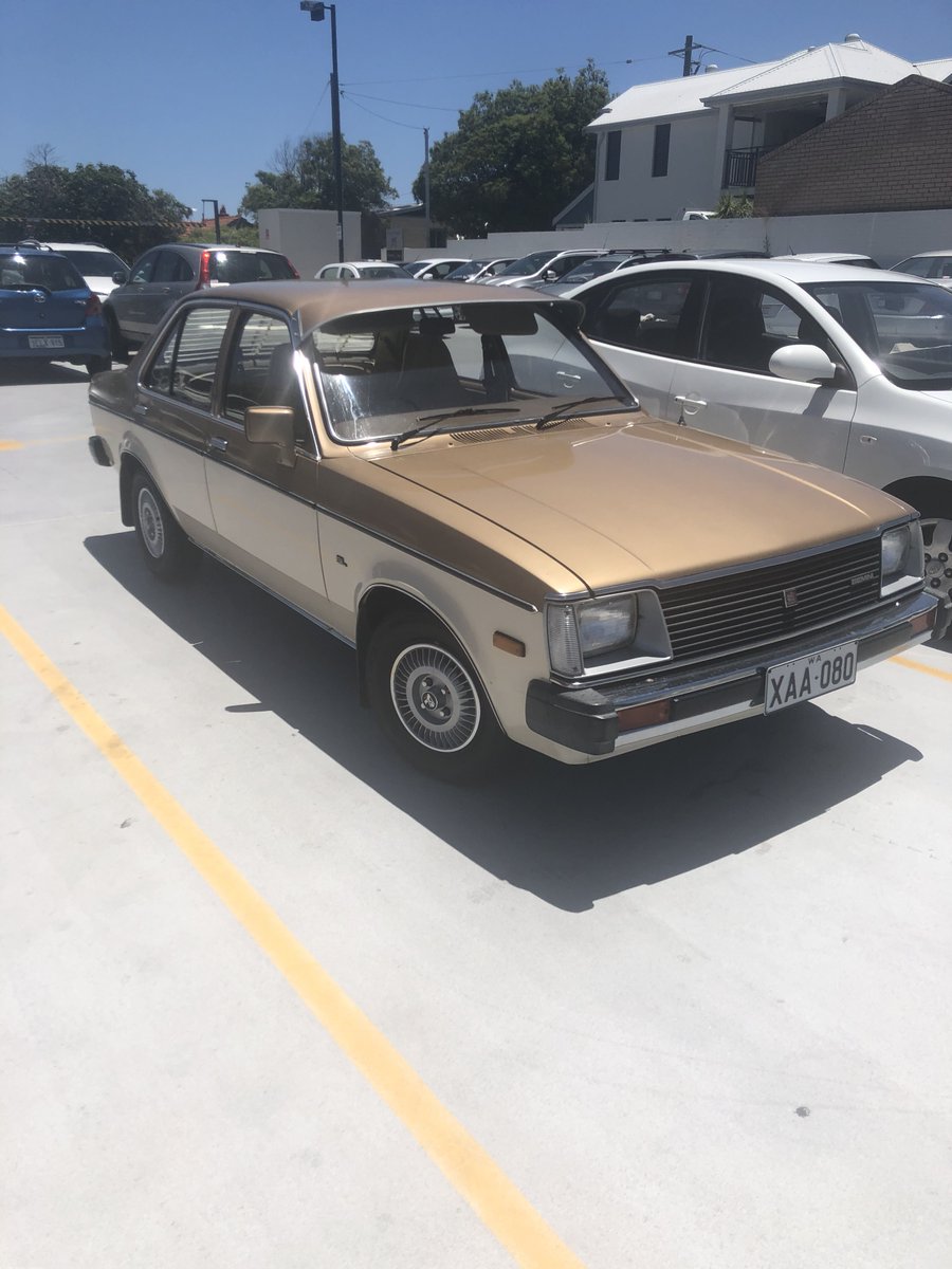 Paulie68's tweet photo. @hipstergeddon complete with rear Venetians. #themez https://t.co/UzjeEbR1fx