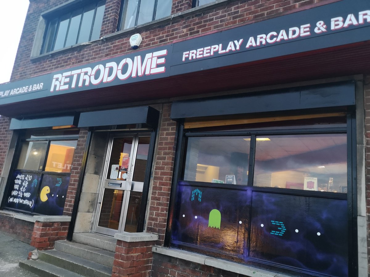 JonTurner82's tweet photo. 2nd Arcade of the weekend was the Fantastic @RetroDomeUK Barnsley. Large space, great layout with older and newer (90s/00s) games. Great day out for families. Couple of notable cabs include Outrun DX, a lovely Phoenix and Terra Cresta Cabaret. #ArcadeAlley #ArcadeTour https://t.co/8mzxILVMxN