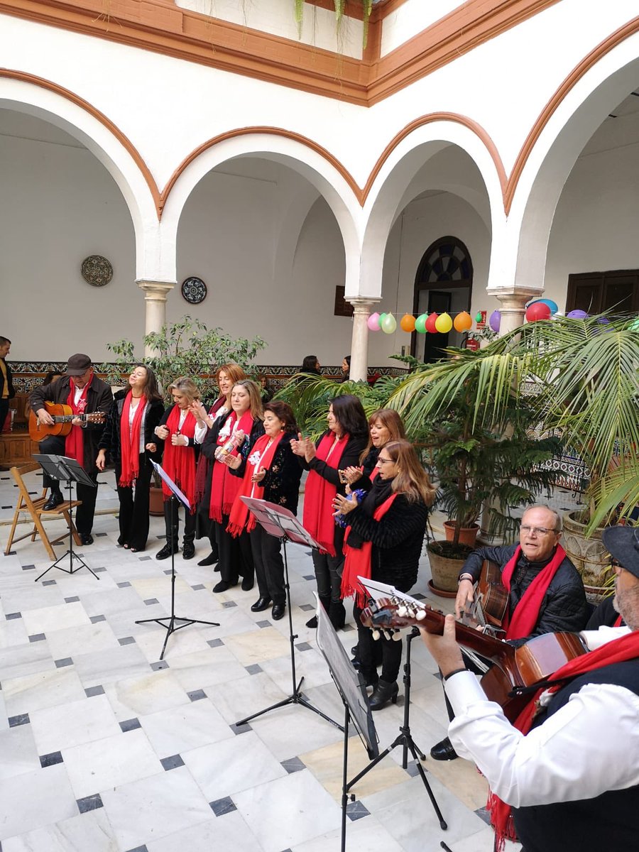 hdadsoledad's tweet photo. Entrañables imágenes que nos dejó la visita del Cartero Real de https://t.co/QkXyId4Rj8. Los Reyes Magos de Oriente, en el día de ayer. 👑👑👑 https://t.co/Amsgz63dkh
